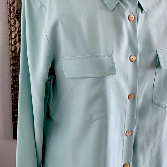 TOMMY BAHAMA 100% SILK BLOUSE . EXCELLENT CONDITION SIZE MEDIUM - Picture 2 of 6